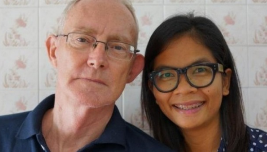  Australian journalist Alan Morison and colleague Chutima Sidasathian are facing lengthy jail-terms in Thailand for reprinting part of a controversial but award winning article on the country's people-smuggling trade.  